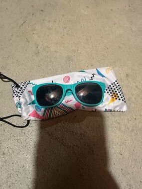 Kids Teal Classic Frame Sunglasses with Patterned Soft Pouch